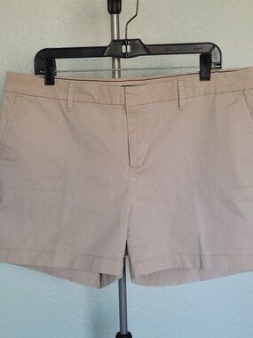 Tommy Hilfiger Women’s Khaki Chino Shorts Size 14 Beige Flat Front Mid-Rise